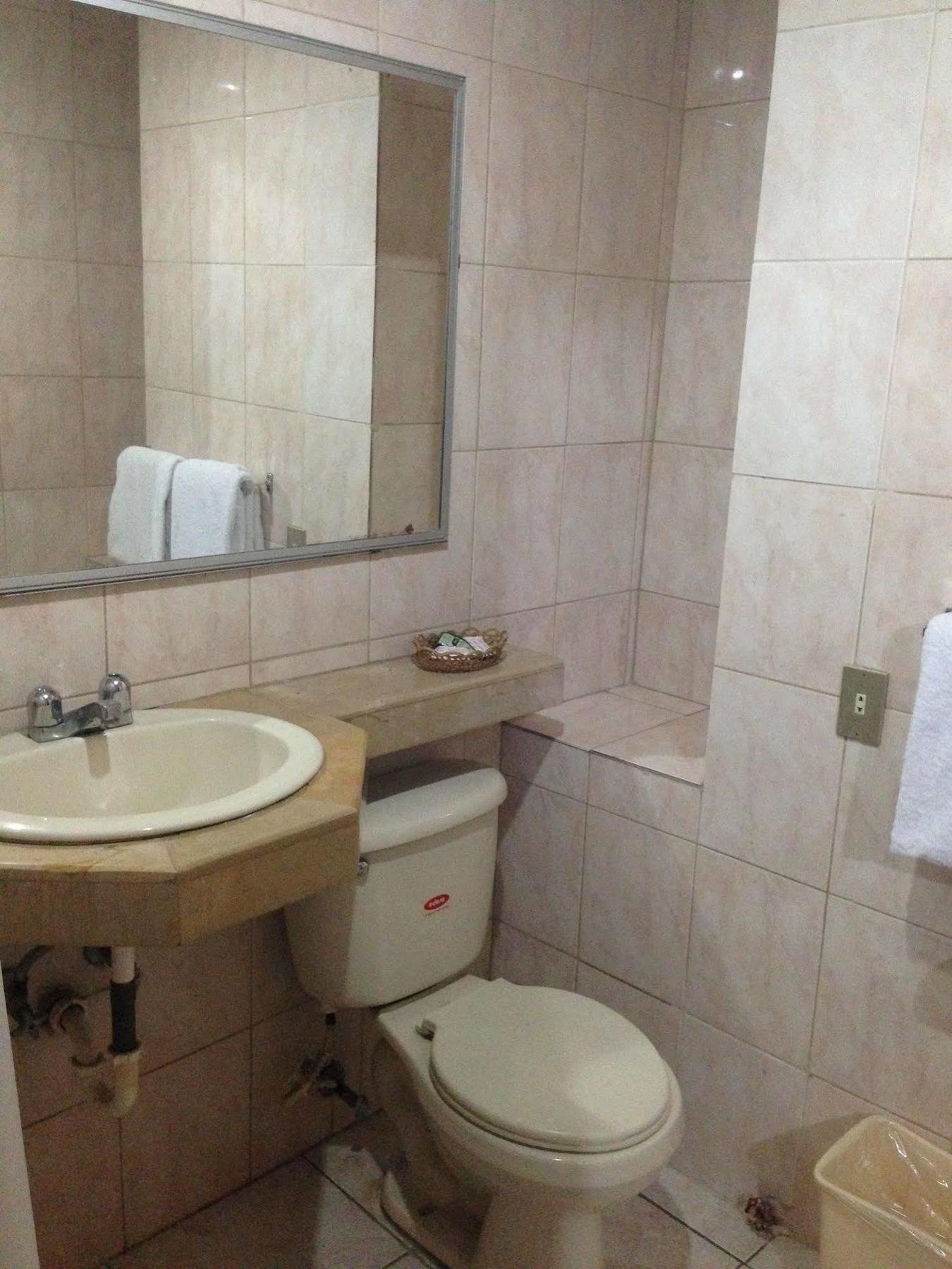 Hotel Rizzo Гуаякиль Экстерьер фото