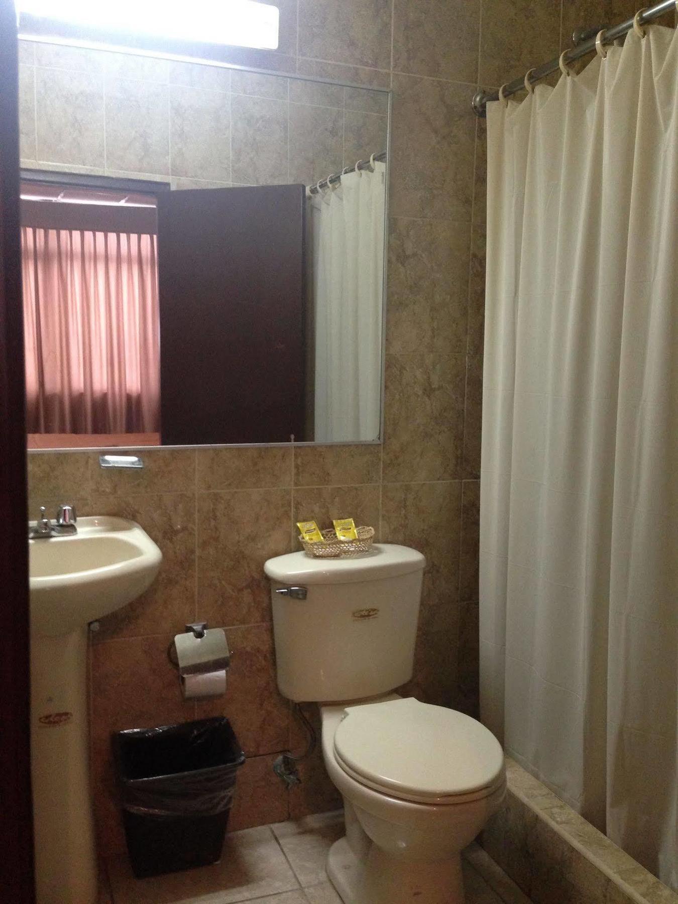 Hotel Rizzo Гуаякиль Экстерьер фото